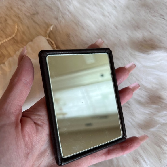 Bottega leather pocket mirror - Picture 3 of 4